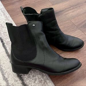 Hush Puppies black Chelsea ankle boots, size 8.5
